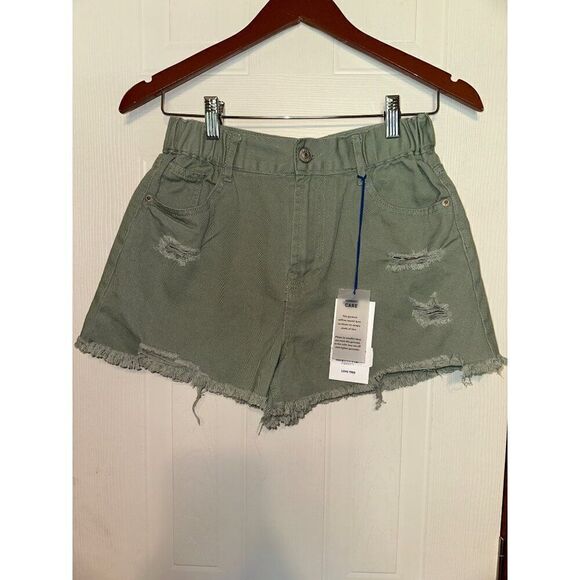 NWT Love Tree Olive Green Distressed Shorts-Destroyed Hem  Size Medium - Picture 5 of 15